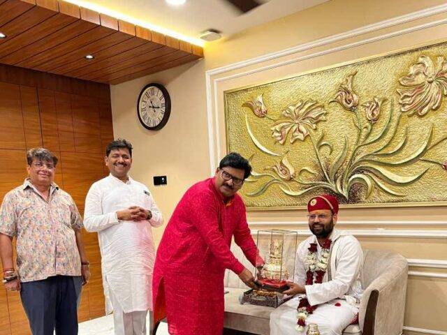 MSRDC के MD श्रीअनिल जी ने श्रीगुरुदेवजी के आशीर्वाद प्राप्त किये