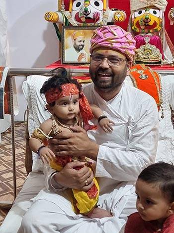 श्रीकृष्णचंद्रजी के जन्म दिवस पर अनेको बधाईयाँ और शुभकामनाएं