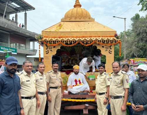 शहादा धाम से दिव्य रथयात्रा का अनेकों भक्तों ने आनंद प्राप्त किया
