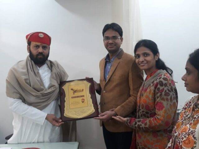 श्रीगुरुदेवजी ने आशीर्वाद प्रदान किये ।