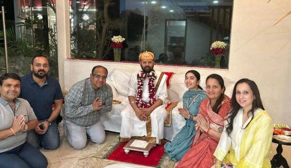  स्वामी जी ने आशीर्वाद प्रदान किये